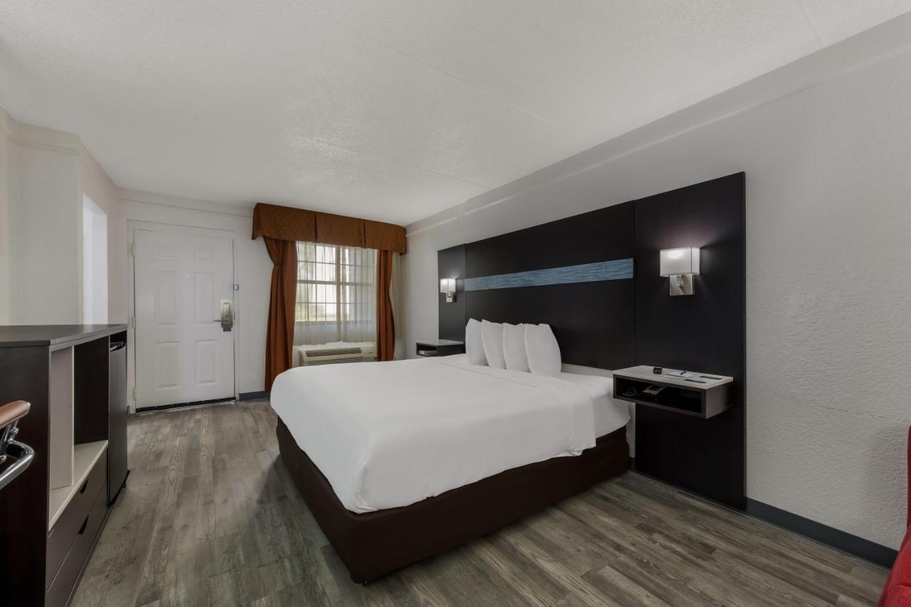 Quality Inn & Suites Airport Charlotte Exteriér fotografie