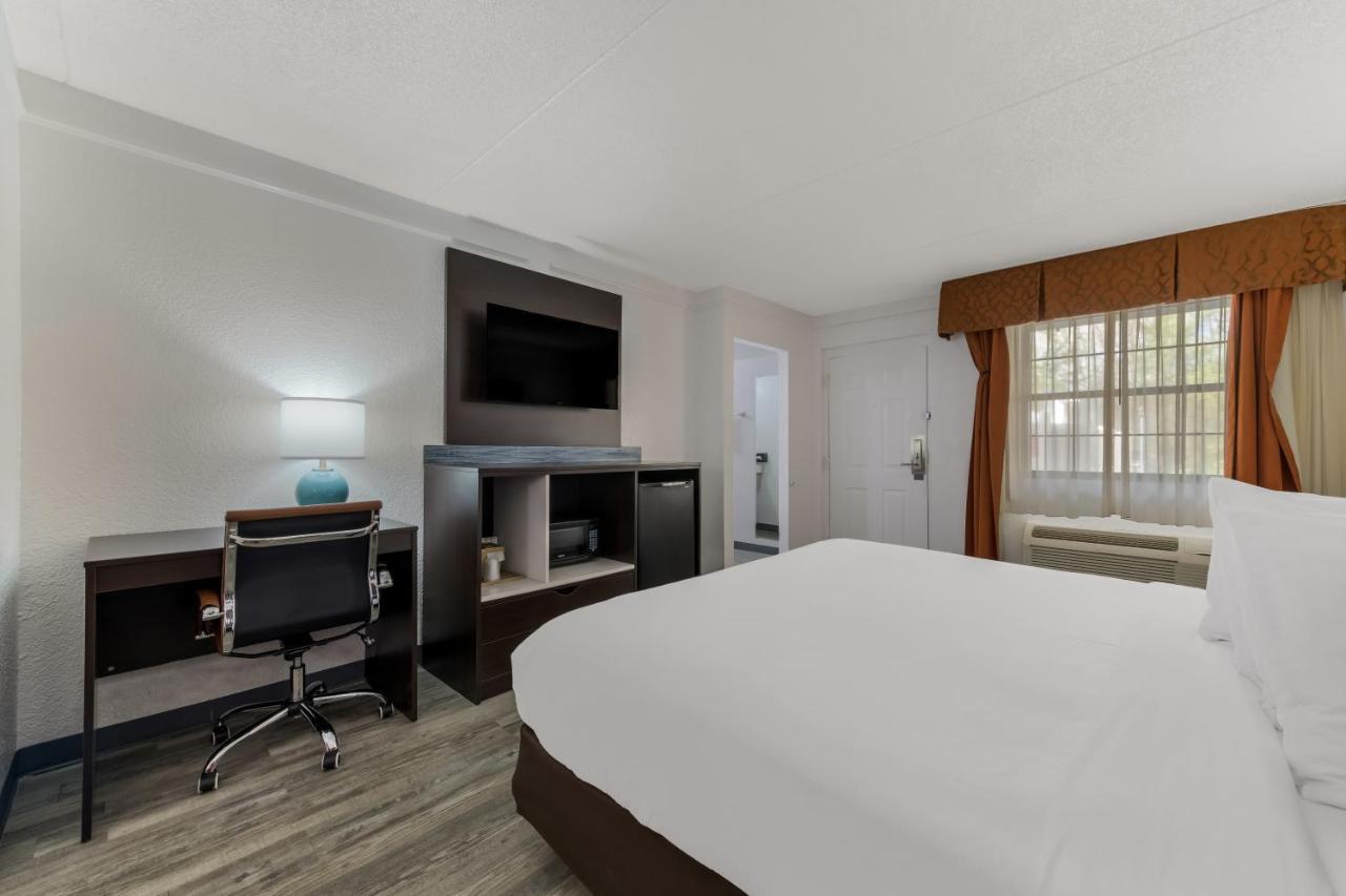 Quality Inn & Suites Airport Charlotte Exteriér fotografie