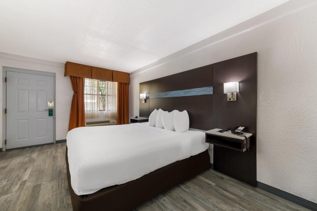 Quality Inn & Suites Airport Charlotte Exteriér fotografie