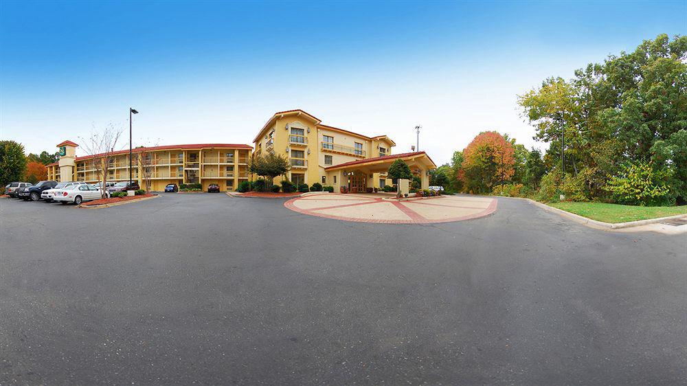 Quality Inn & Suites Airport Charlotte Exteriér fotografie